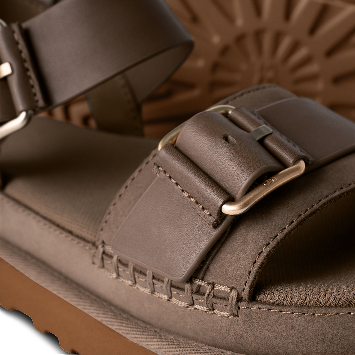 UGG Goldenstar Villa Sandal Molasses, Molasses (1167392-MLSS)