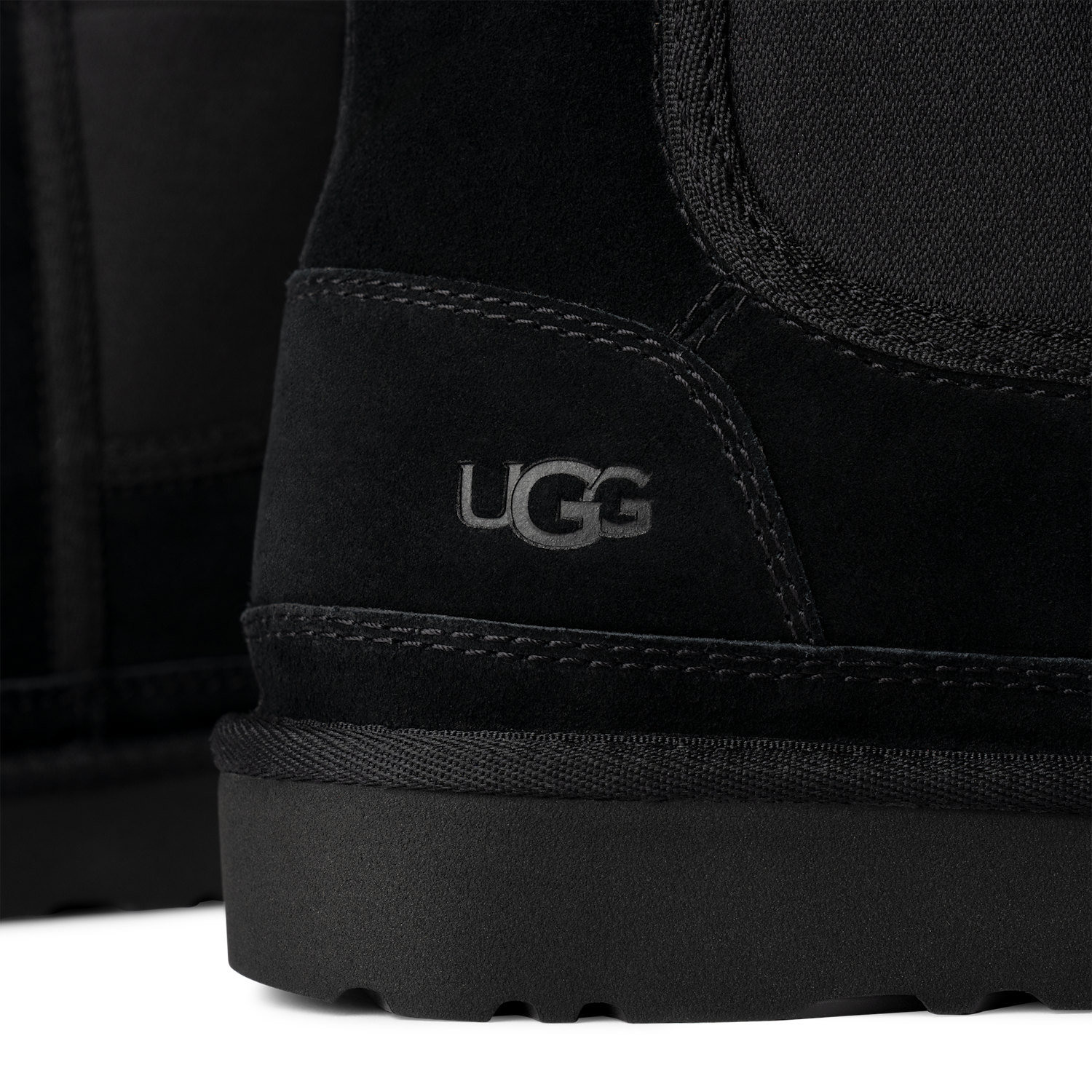 UGG Neumel Chelsea Boot Black, Black (1121644-BLK)