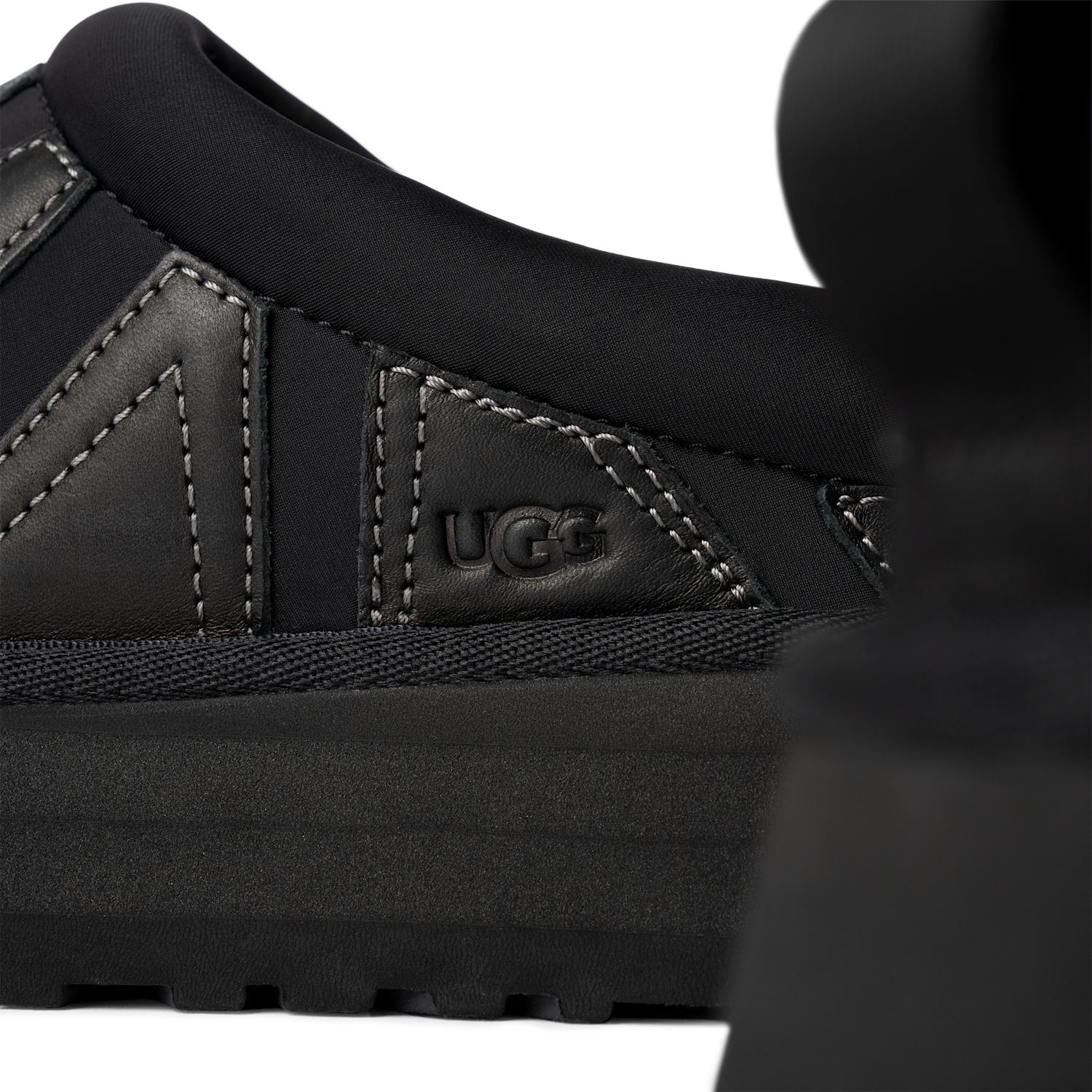 UGG Tazz Sunwave Slipper Black, Black (1169771-BLK)